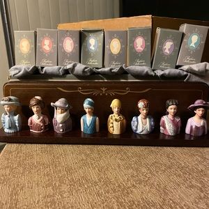 1982-1984 Avon American Fashion Silhouettes Thimbles & Display Rack